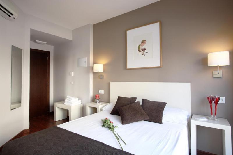 Dormavalencia Hostel Regne Luaran gambar