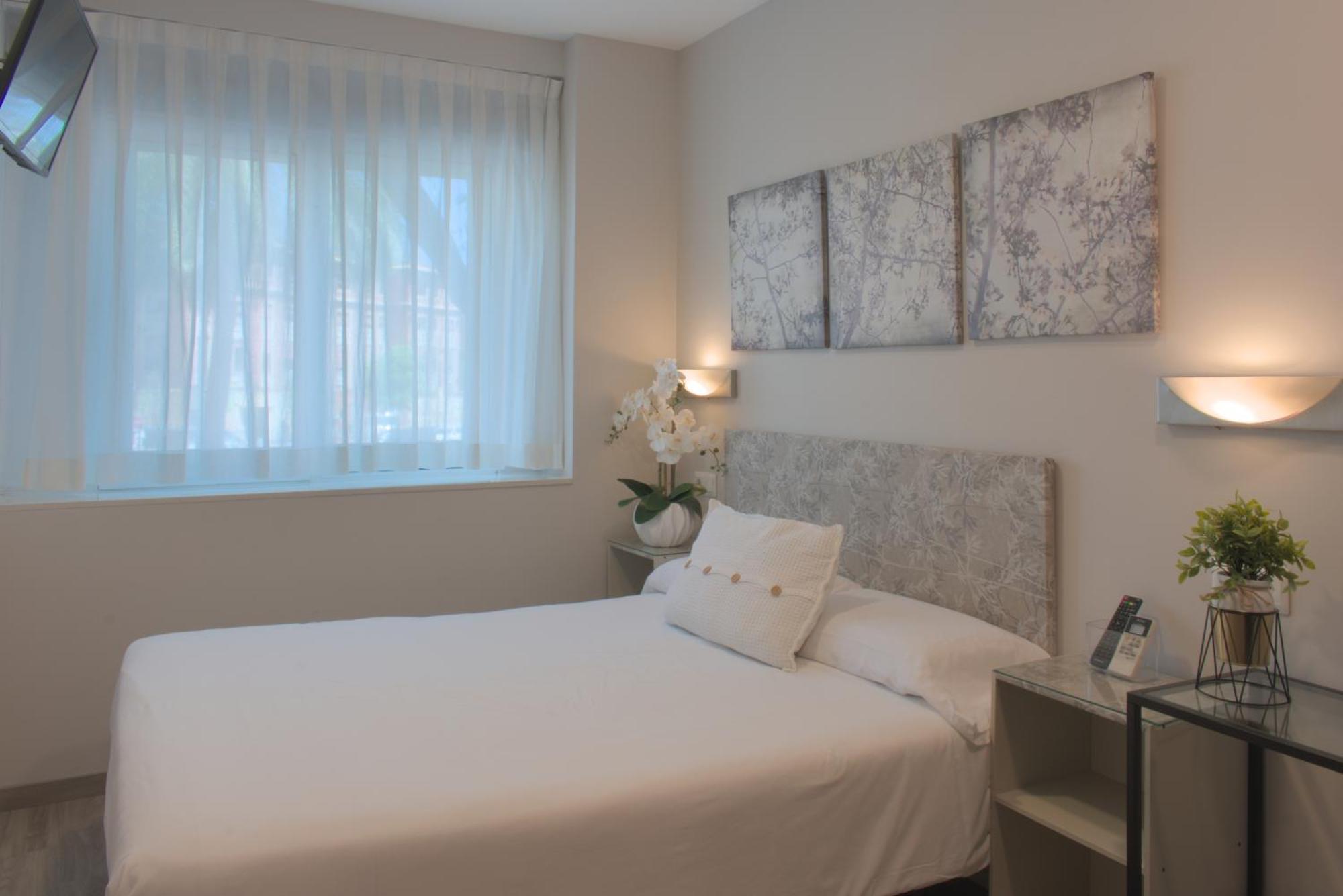 Dormavalencia Hostel Regne Luaran gambar