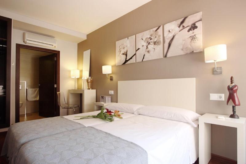 Dormavalencia Hostel Regne Luaran gambar
